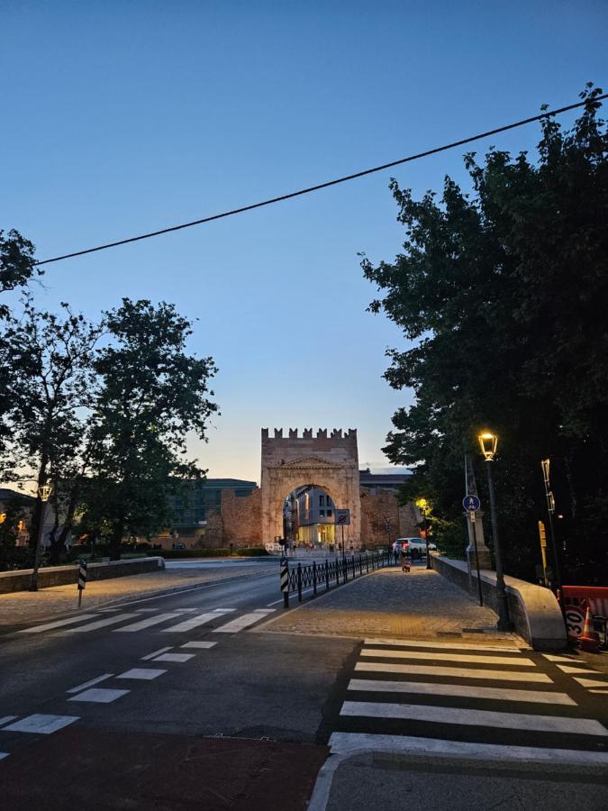 Casa Ronci - Centro Storico - Palacongressi Rimini Eksteriør billede