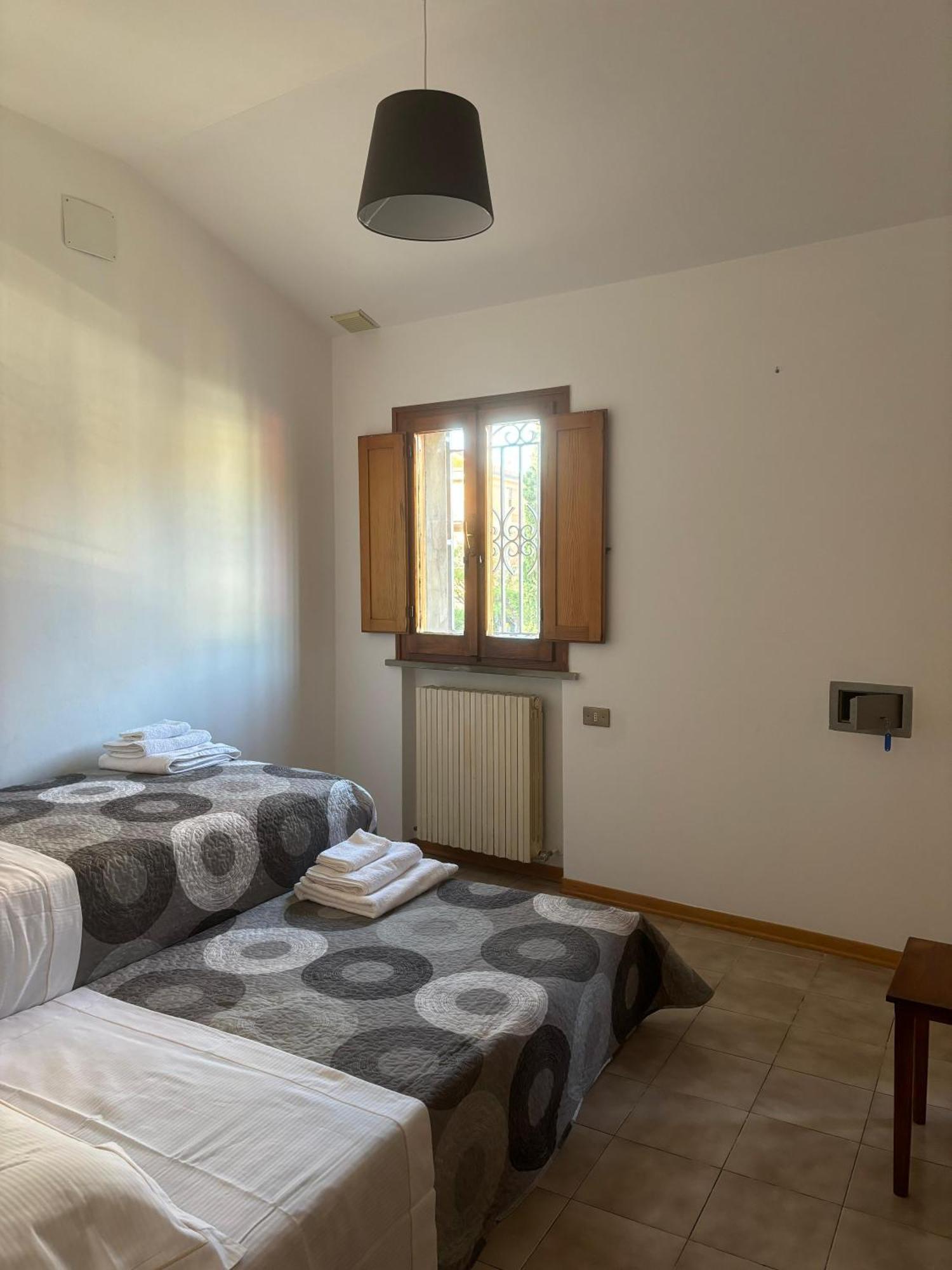 Casa Ronci - Centro Storico - Palacongressi Rimini Eksteriør billede